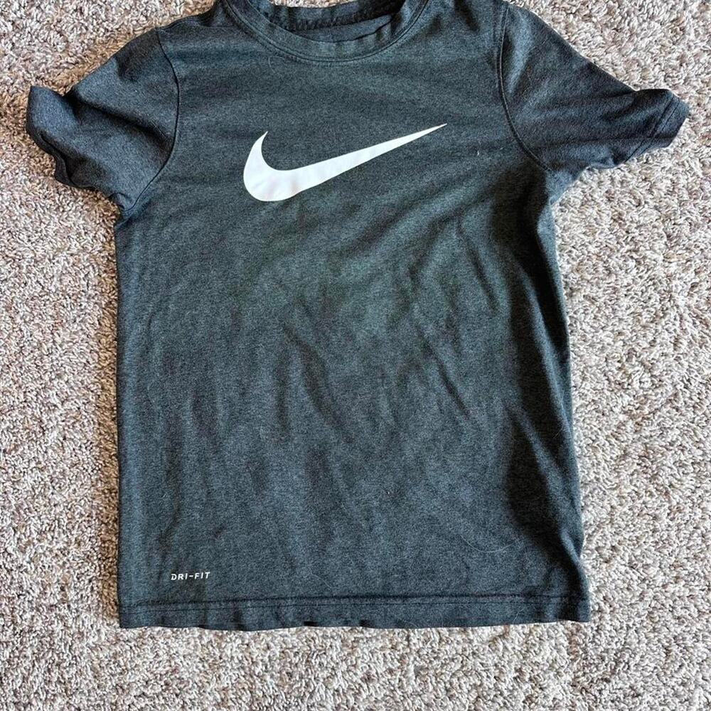 Nike Boys Size Small (7) T-Shirt